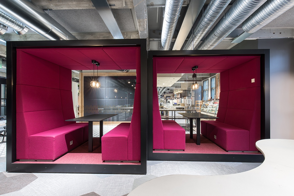 Meeting room pods