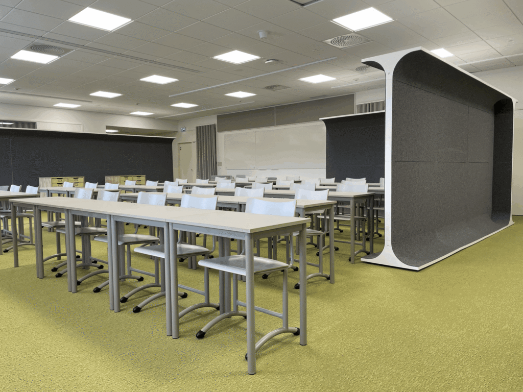 Oppimisympäristön vyöhykkeistäminen STORY WALL space divider -elementeillä