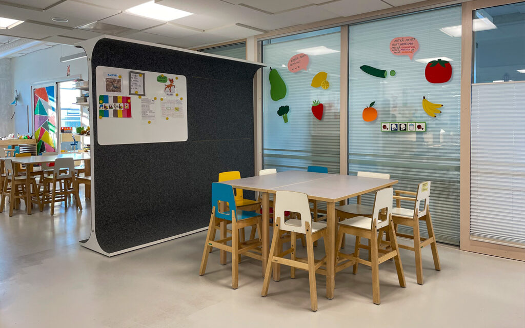 Jardin d'enfants STORY WALL à Korenno